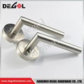 China supplier stainless steel tube lever type privacy door handles 2