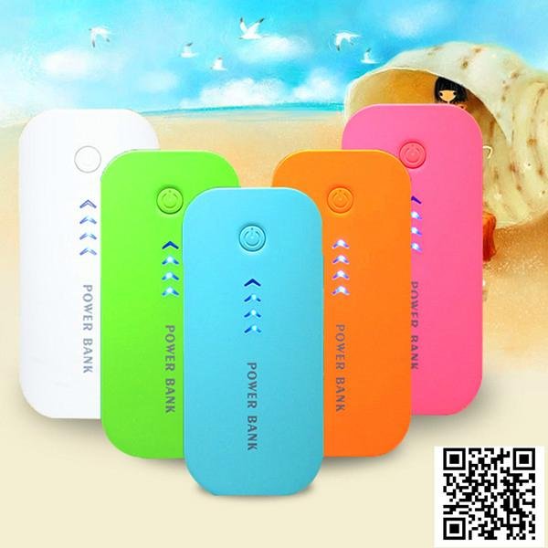 2017 gift items 5600mah power bank with led light 4