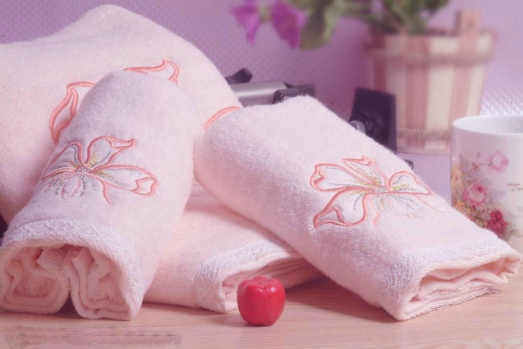 Fancy Pink Embroidery Dobby Towel 4