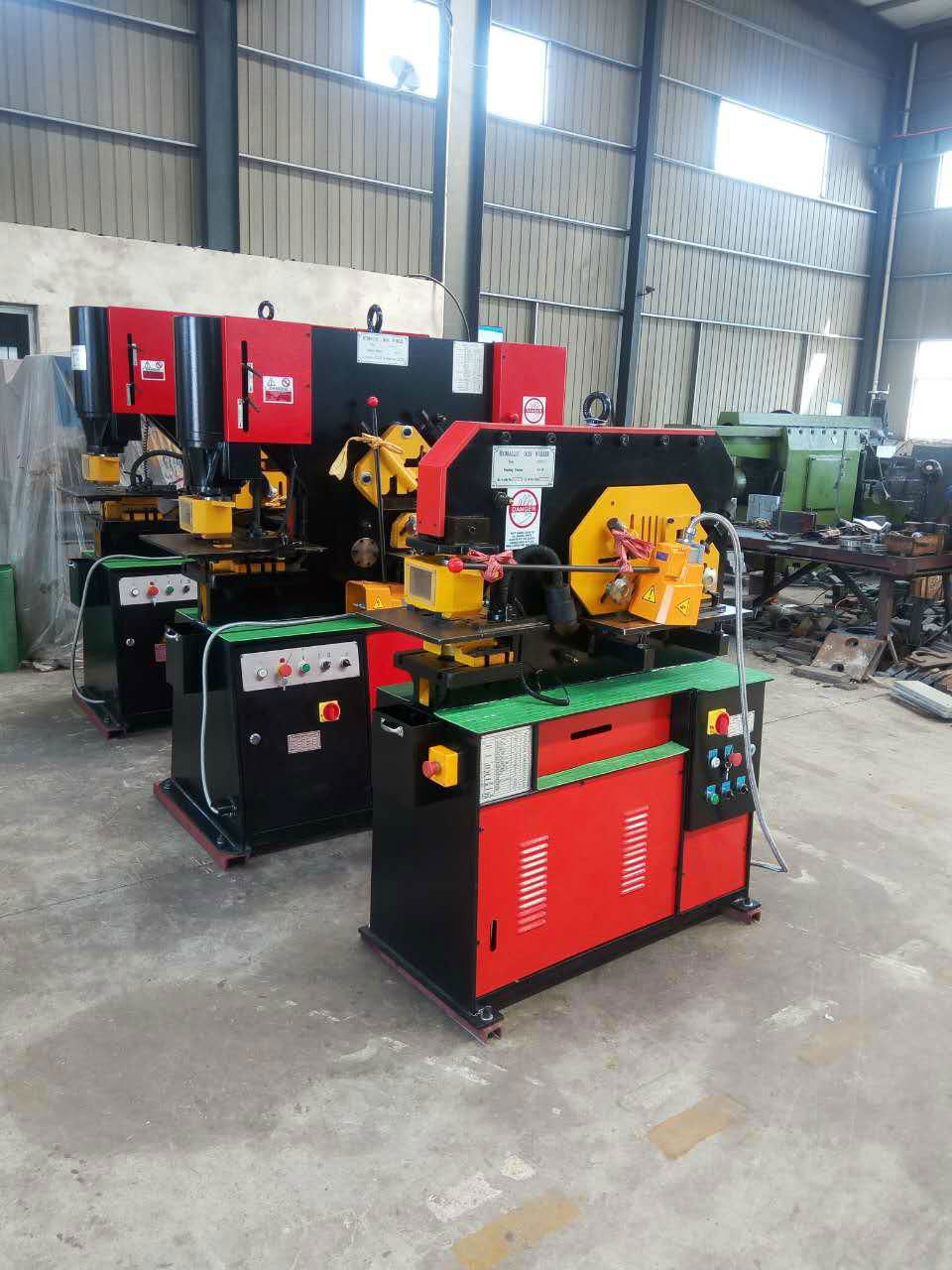 6.	Q35 Y Hydraulic Iron Worker Hydraulic Combined Punching and Shearing Machine  2