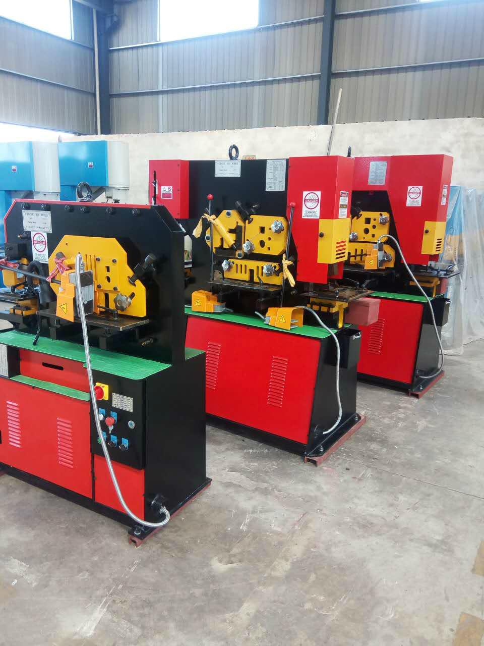 6.	Q35 Y Hydraulic Iron Worker Hydraulic Combined Punching and Shearing Machine  4