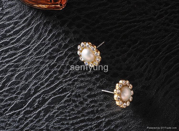 Simple and Elegant Style Girl Earrings For Beatiful Life 4