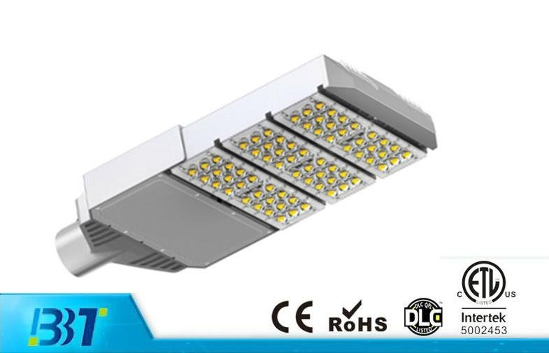 Low Cost High Output Meanwell Driver LED Street Lamp Fixture for Street 4
