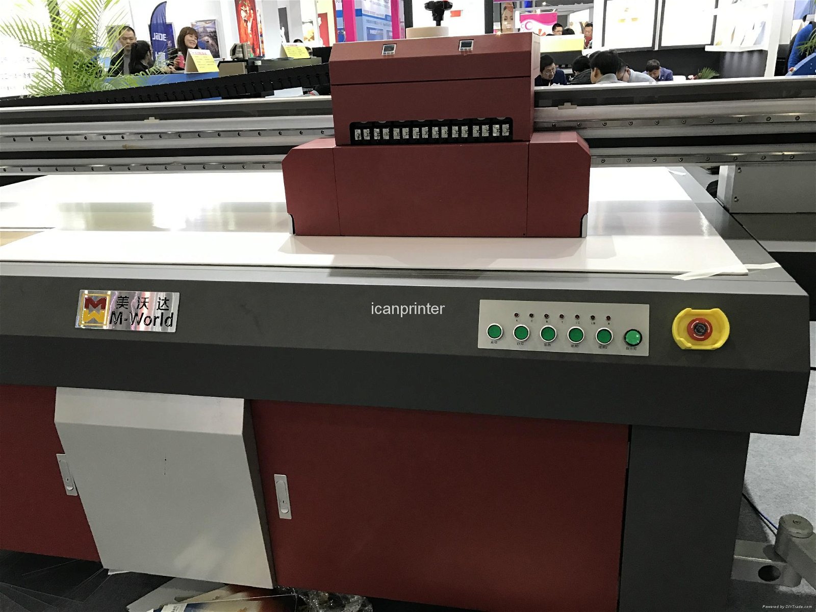 ICAN-2513 Digital Flatbed UV Printer 5