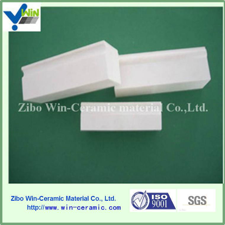 Wear resistant high alumina ceramic brick