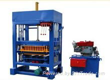 QT4-30 diesel engine power colorful interlocking block making machine  4