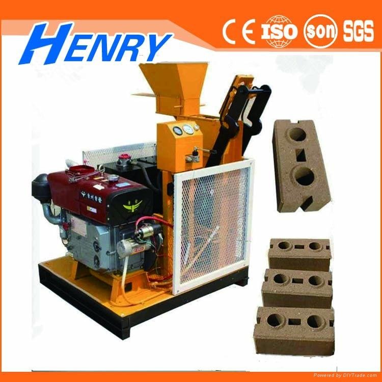 HR1-25 soil clay earth interlocking lego brick making machine in Vietnam  3