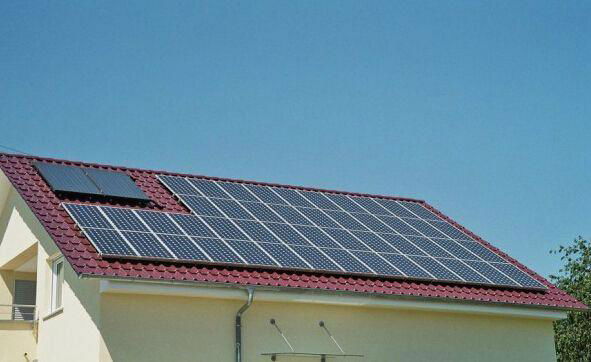 别墅屋顶太阳能发电系统 2