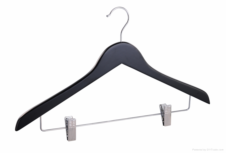 antislip wooden coat hanger with pant clips suit hangers wh006