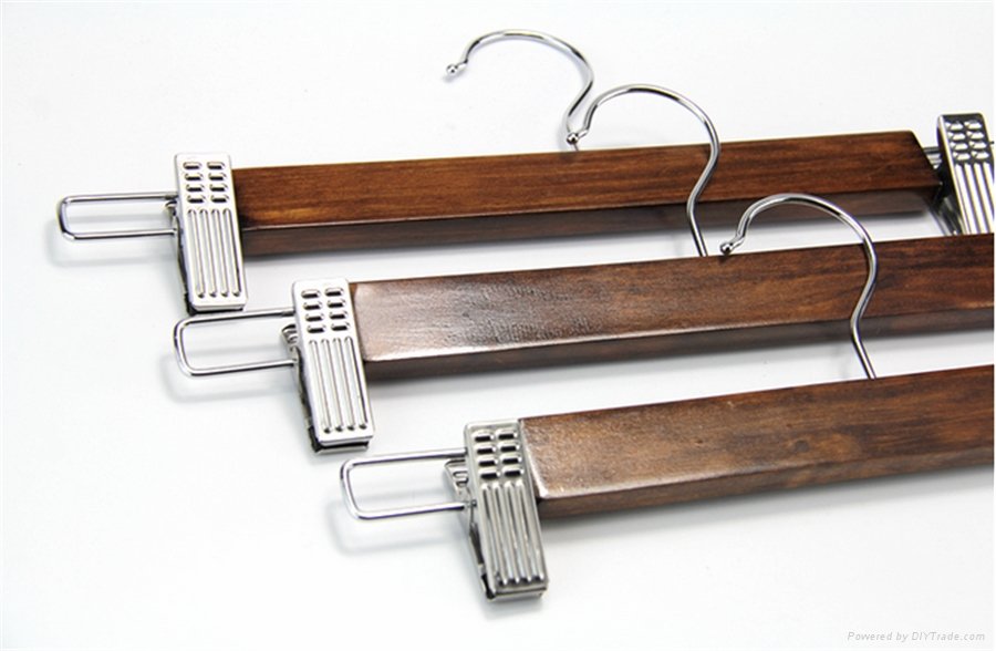 RRetro design wooden pant or skirt hanger with clips1 2