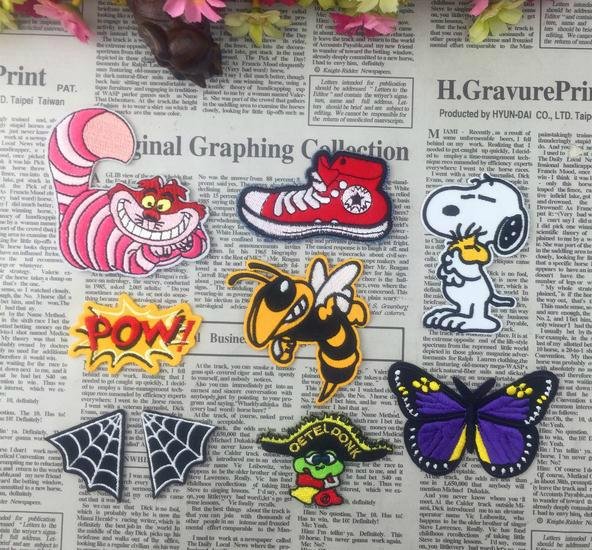 shoes dog honey butterfly shape cartoon badges kindergarden sign