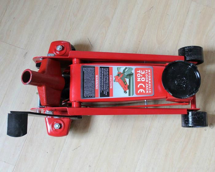 CE approved hydraulic floor jack  3