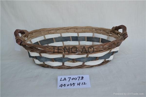 Willow Basket with Woodchip Material