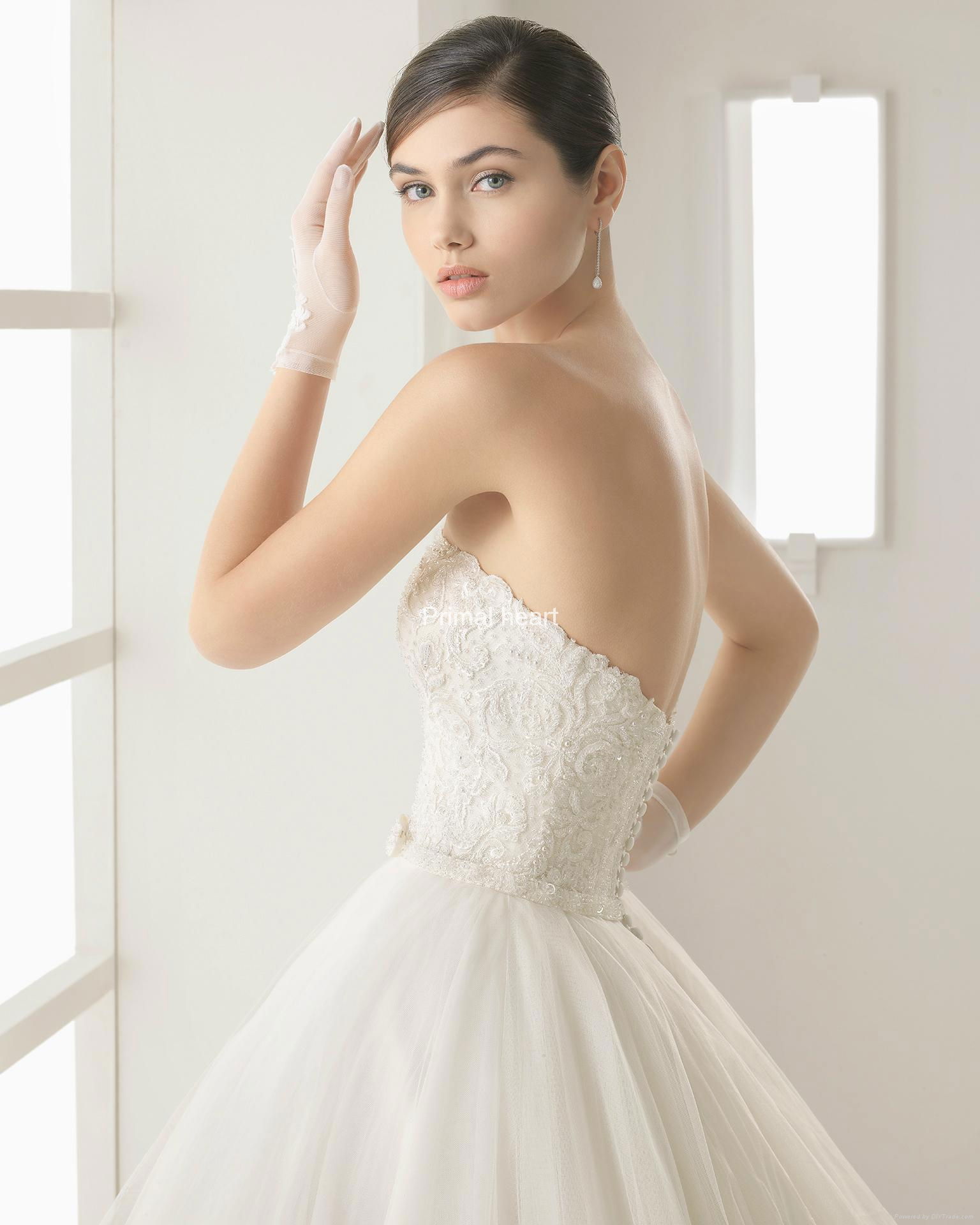 2017 Strapless a line wedding dress with long train 3