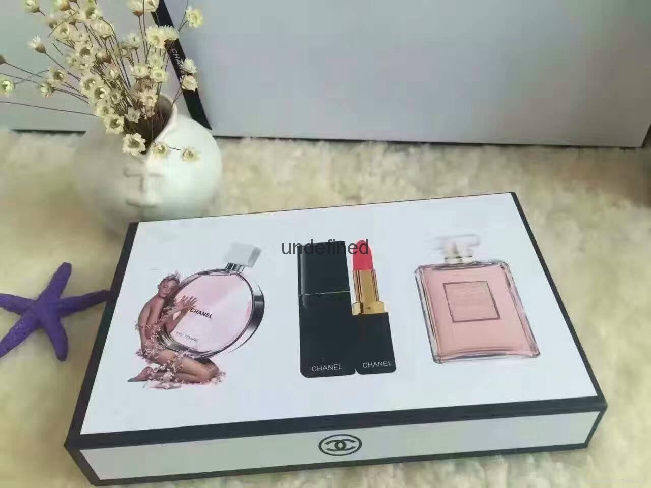 Mini fragrance gift set with perfume and lipstick 30ml 5