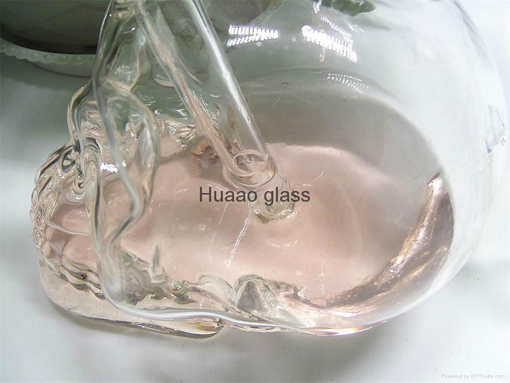 limited edition high borosilicate  skull hand blown Thickness: 5mm glass bong 2