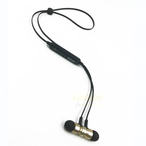Outdoor Magnetic Suction Wireless Earphone 2