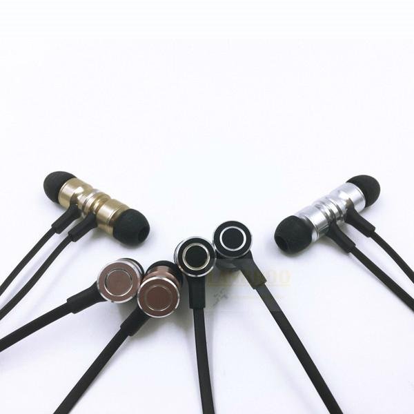 Outdoor Magnetic Suction Wireless Earphone 5