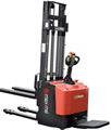 1.5 ton electric stacker 1