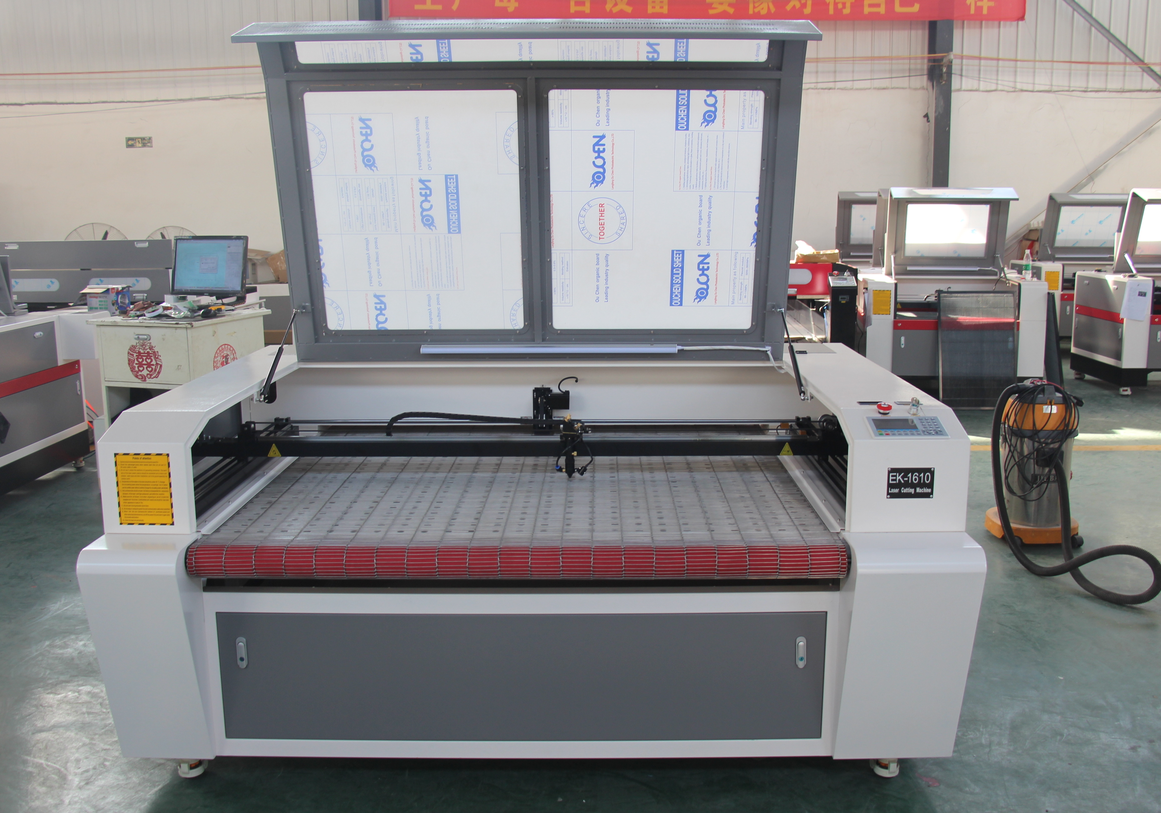 数码印花激光切割机工厂发货布料切割自动送料