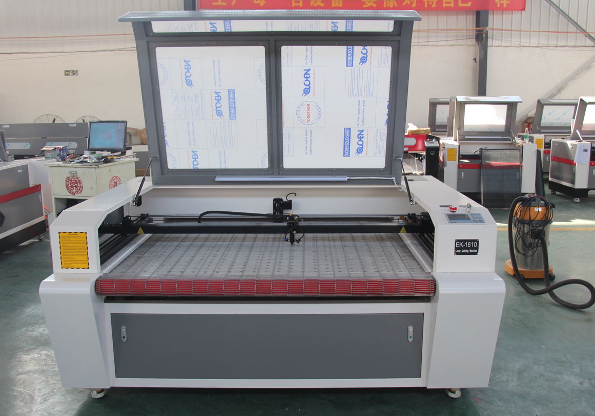 Digital printing cutting machine