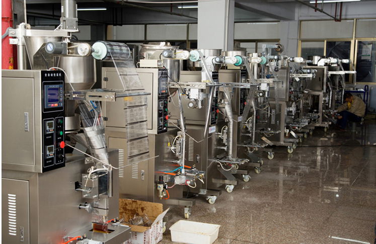 Liquid packaging machine