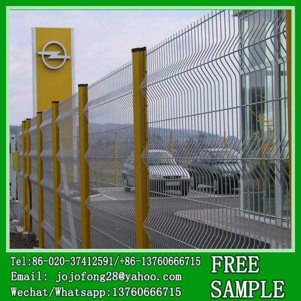 Easily assemble welded traingle mesh triangle fence