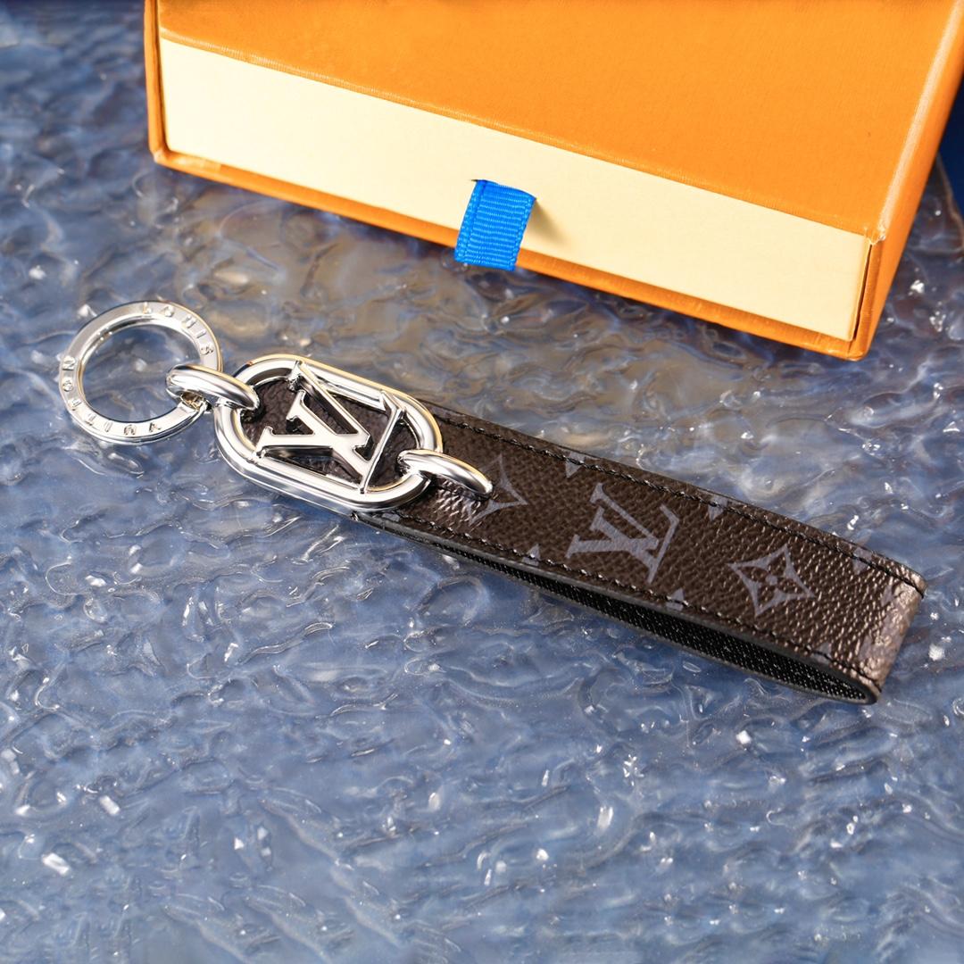 2024 new hot      hain fashion key fashion gift key Chain  5