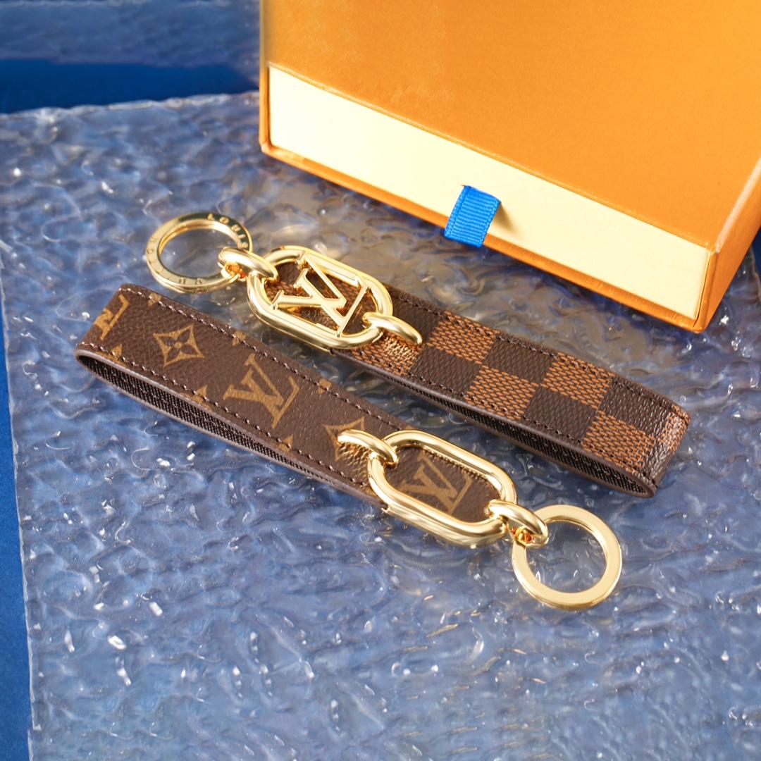 2024 new hot      hain fashion key fashion gift key Chain  7