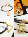 new fashion hot LV Bracelet hand Chain Wrist Chain band  Jewllery