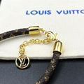 new fashion hot LV Bracelet hand Chain Wrist Chain band  Jewllery