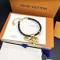 new fashion hot LV Bracelet hand Chain Wrist Chain band  Jewllery