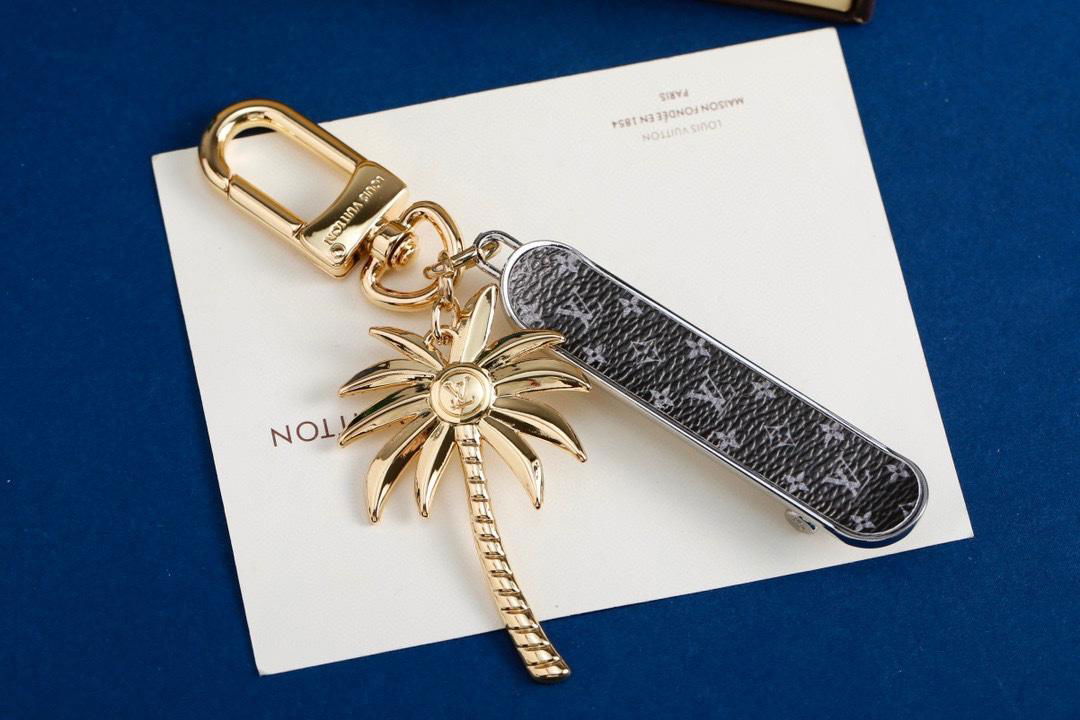 2024 new Hot      hain fashion key fashion gift key Chain  13
