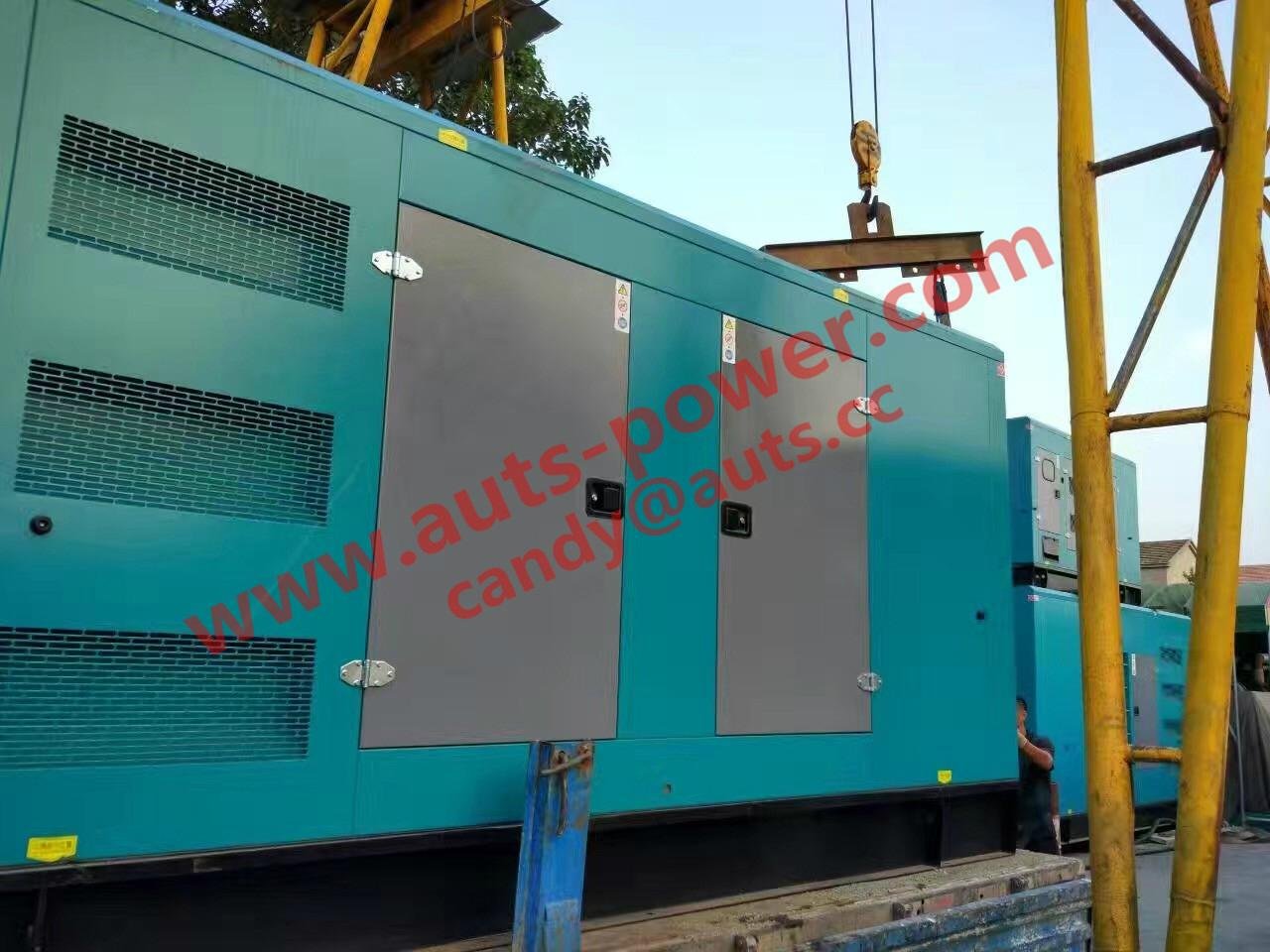 Cummins Silent Diesel Generator Set with Soundproof Canopy 4