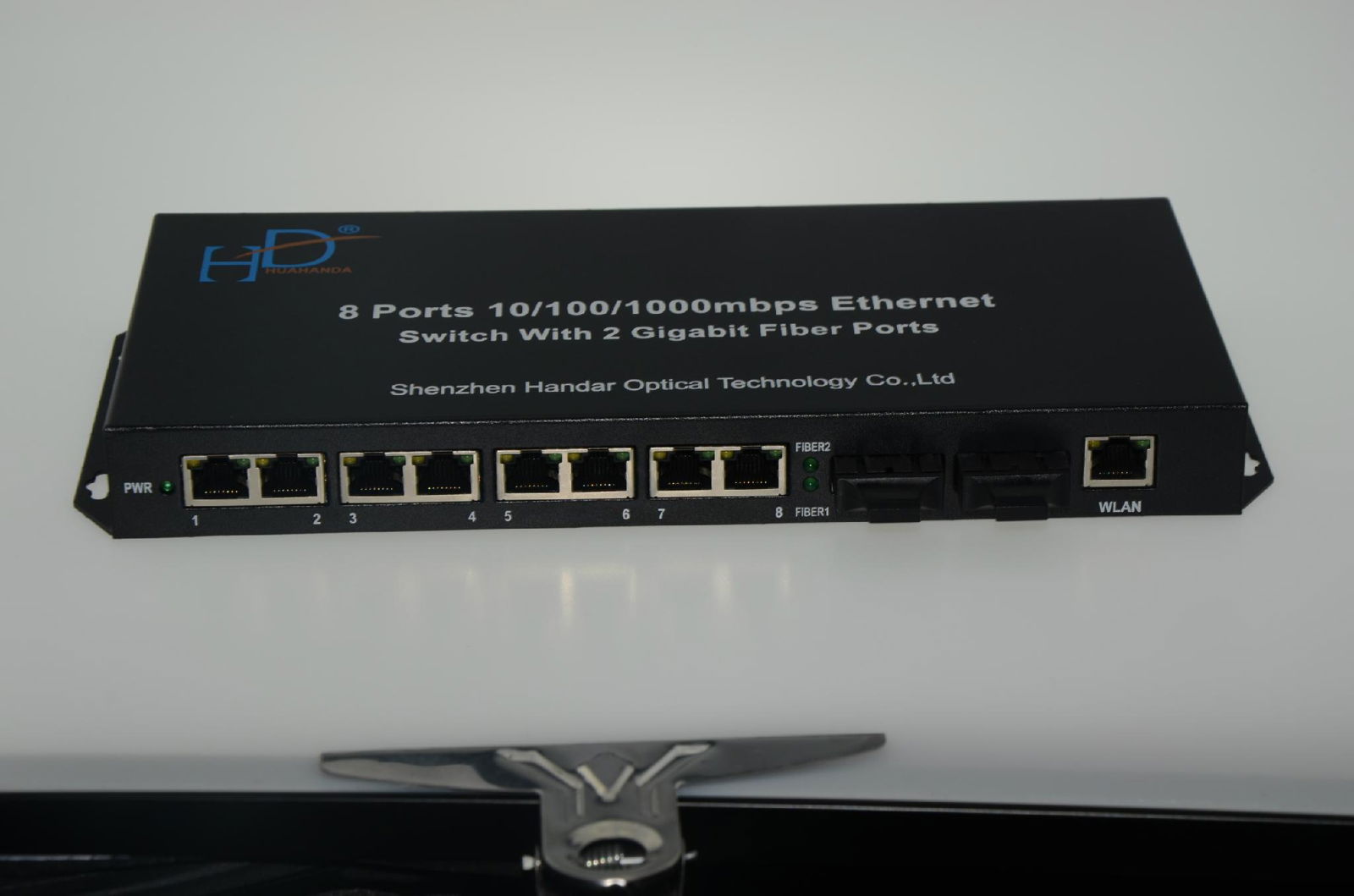 4-Port Gigabit UTP+ 2 SFP Slot Ethernet Switch 2