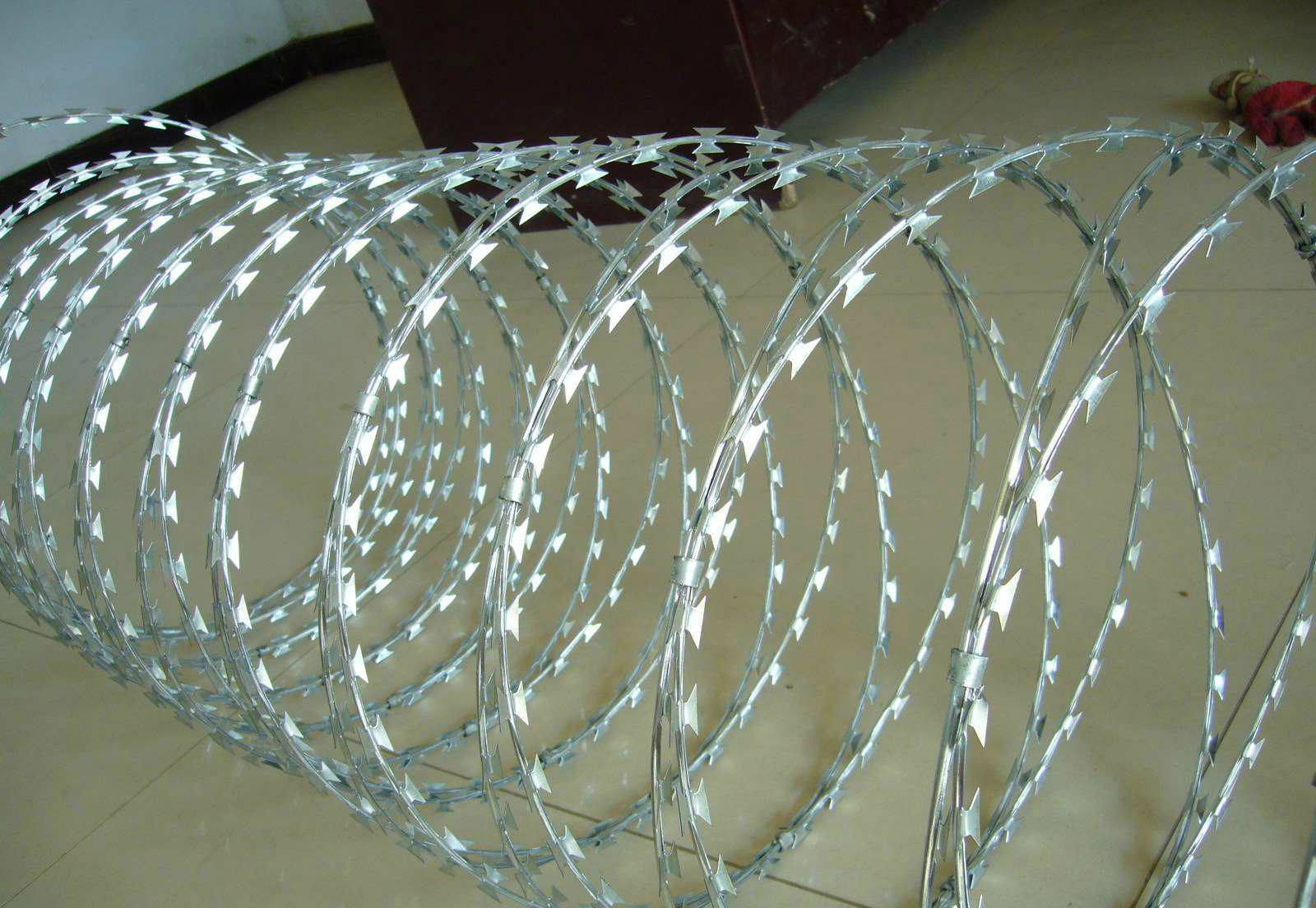 razor wire 3