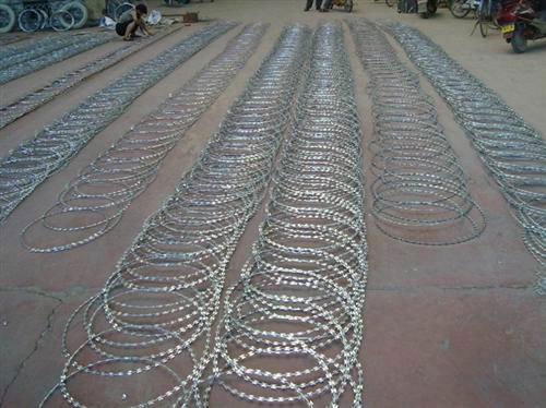 High quality hot dipped galvanized Razor barbed wire