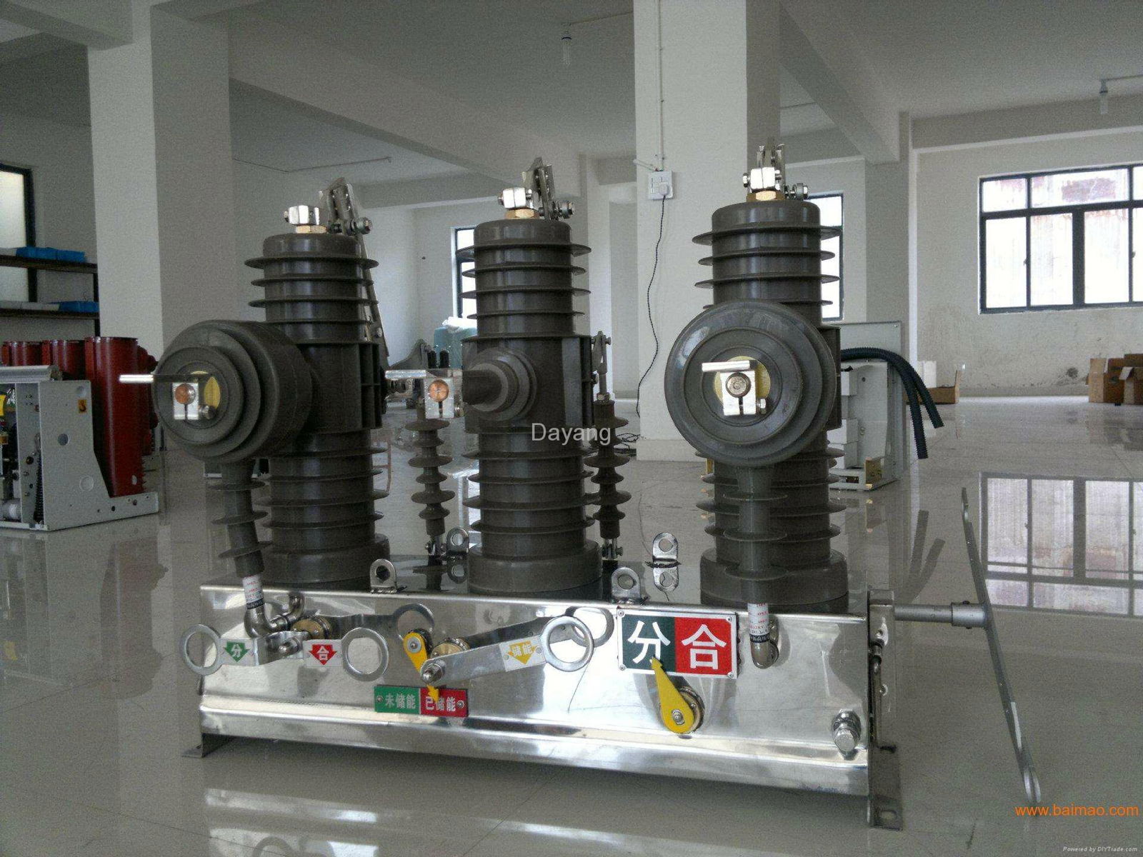 12KV High voltage vacuum circuit breakers 3