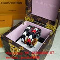 2020     racelets wholesale, LOUIS VUITT high quality jewelry  earrings necklace 2