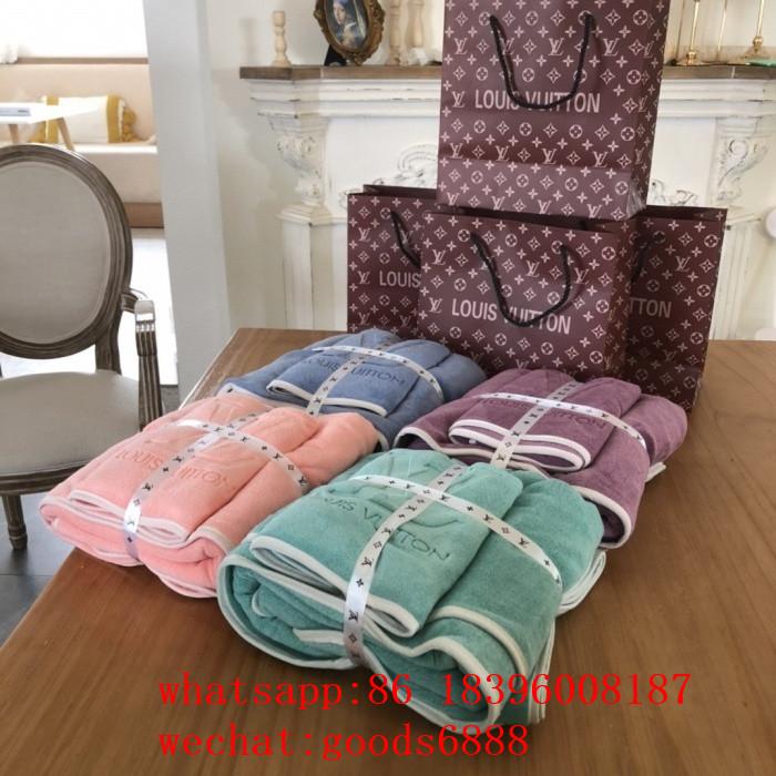 wholesale aaaa+               and luxury brand Beach Cotton Bath Towel 