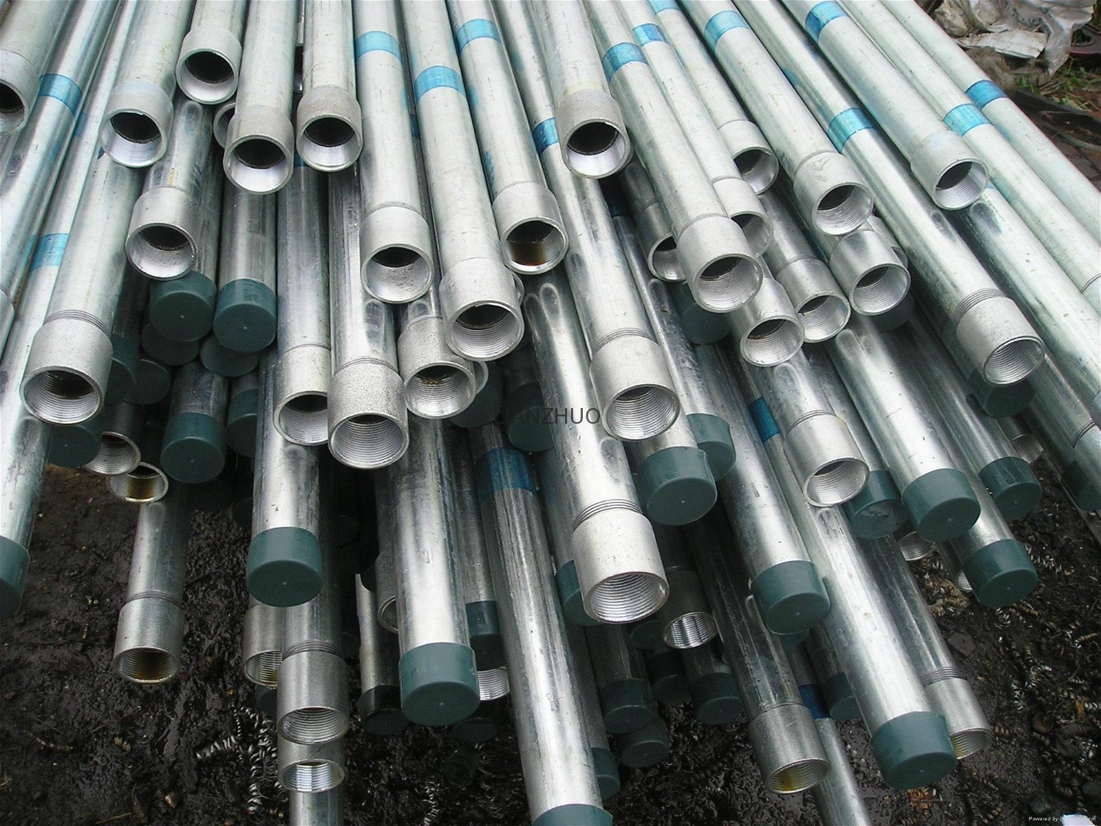 Galvanized round pipes 3