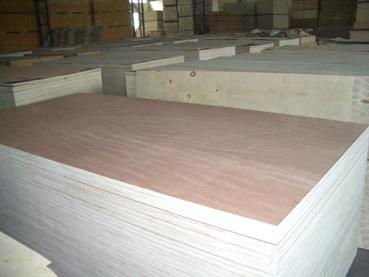 Hot Selling 1220X2440mm Commercial Okoume Plywood  2