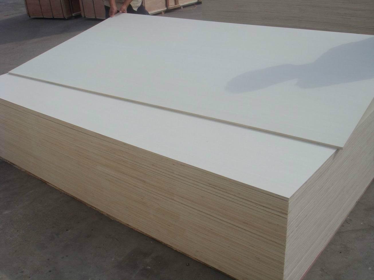 Hot Selling 1220X2440mm Commercial Okoume Plywood  4