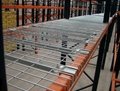 Pallet rack deck wire mesh panel