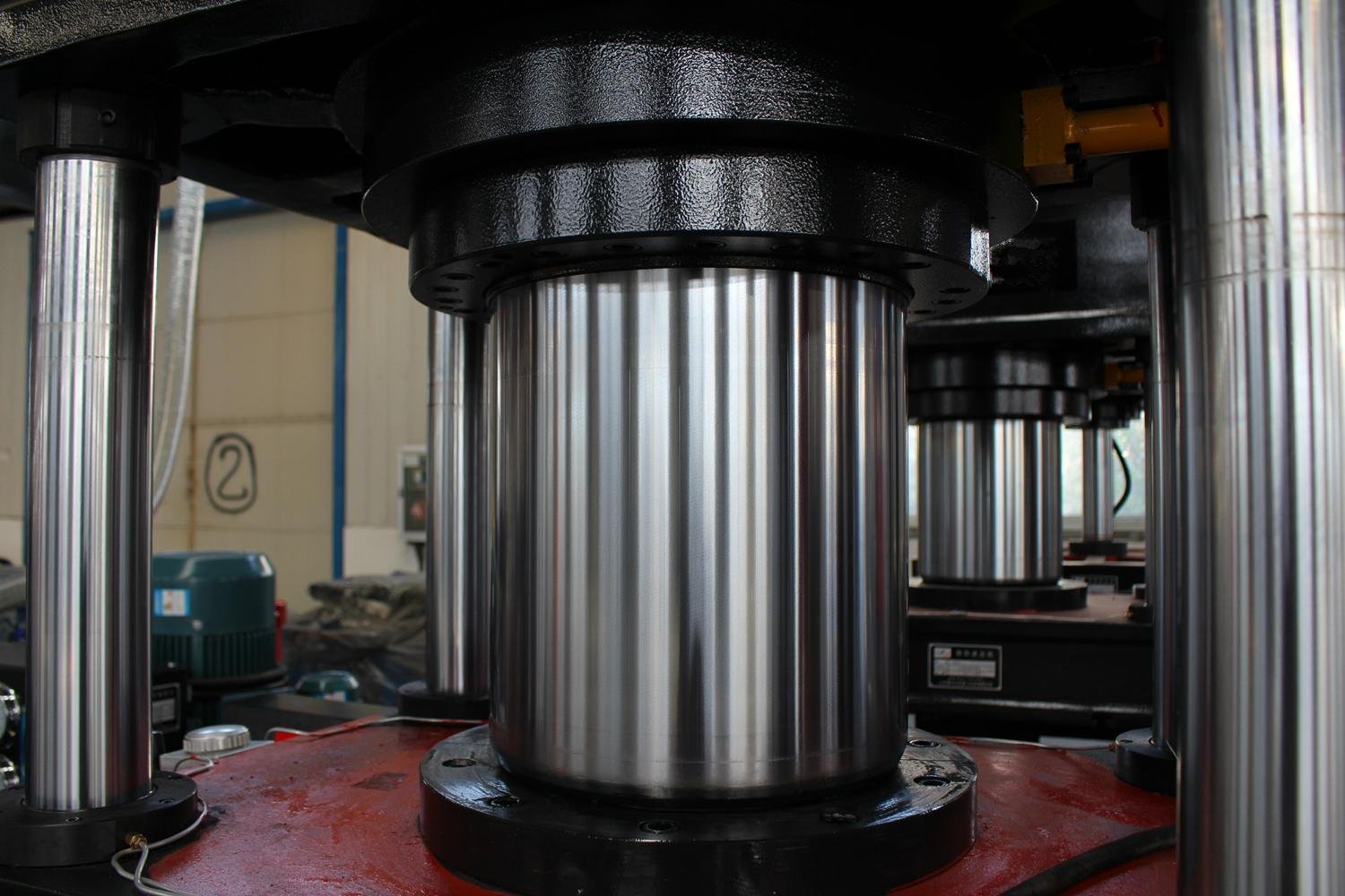 Y32 4-column hydraulic press 2