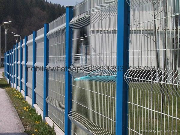 2017galvanized pvc coated welded wire mesh fence