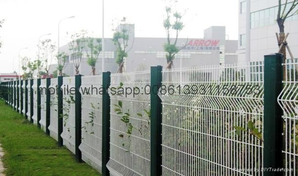 2017popular green powder coated metal farm fence