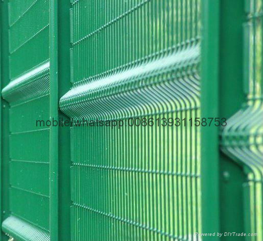 2017popular green powder coated metal farm fence 4