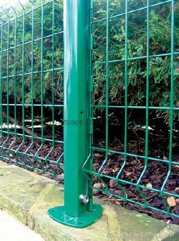 good quality pvc coated welded fence and gate 2