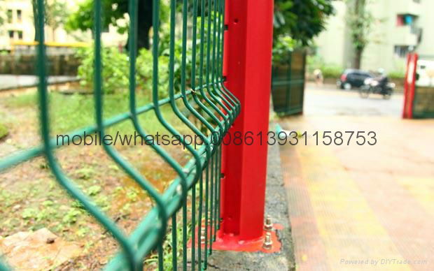 2017popular pvc coated welded fence post 3